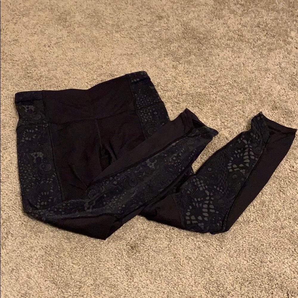 Lululemon mesh side leg tights
